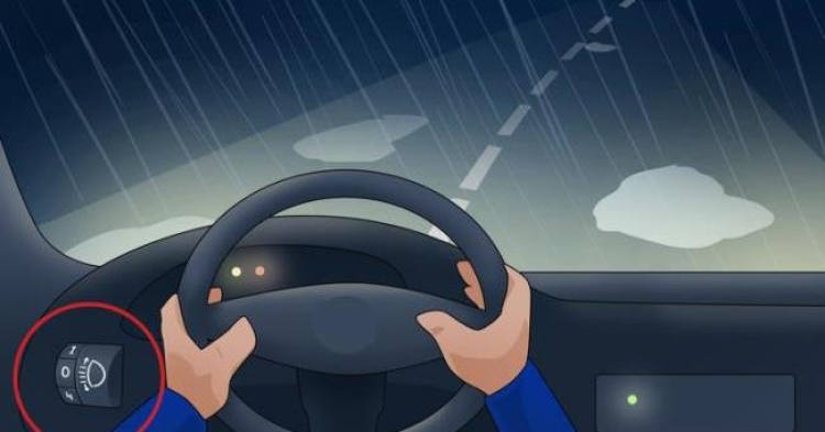 Kötü Havalarda Araba Kazalarını Önlemenize Yardımcı Olabilecek 6 Sürüş Kuralı