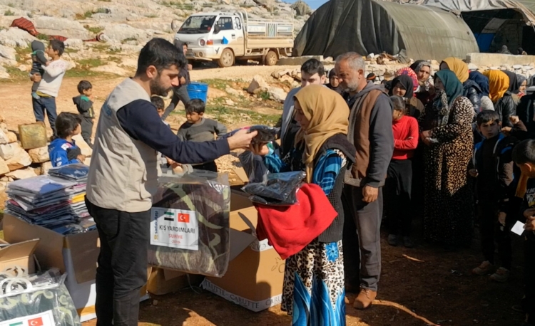 Suriyeli mültecilere kışlık giyim yardımı